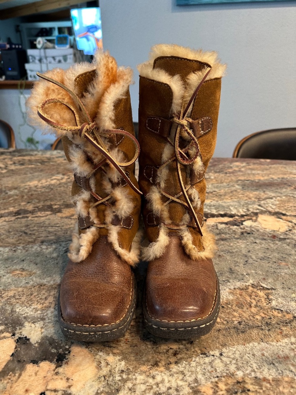 BORN Women's Nome Brown Leather & Shearling Lined Sherpa Lace Up Boots